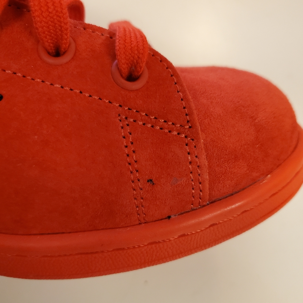Adidas Stan Smith Triple Red Suede . View 6